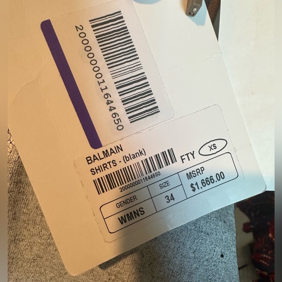 ❌SOLD❌ BALMAIN NWT $1670 Distressed Tee - Picture 6 of 6